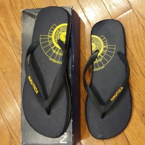 Nautica flip flops 13